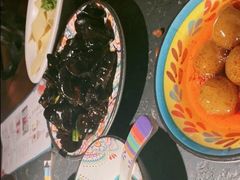 -老牌坊云南鱼豆花火锅(哈西万达店)