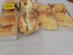 -顶东面包花园·生日蛋糕(世博店)