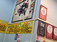 大堂-华哥新鲜猪精品美食