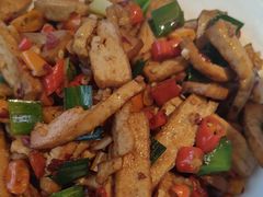 -阿瓦山寨·湘菜现炒·剁椒鱼头王(咸阳总店)