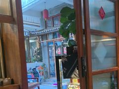 -银米·云南传统过桥米线(双廊黑金冠店)