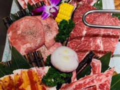 黑牛六拼-明洞阿姨·韩式酱蟹烤肉·创意料理(三元桥店)