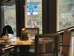 靠窗位-初蓉丨遇见新川菜(亲贤街荣耀店)