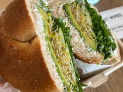 牛油果全麦贝果-HOLY BAGEL(苏河店)
