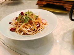 香菜苗香脆藕丝-伊村饭店