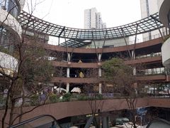 -瑞虹新天地月亮湾