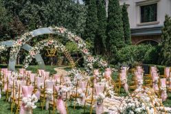 -花轿喜屋婚礼策划