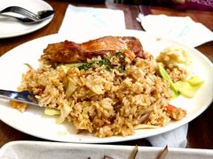海鲜炒饭配香蒜烤鸡-玛格萝妮比萨屋(四平店)