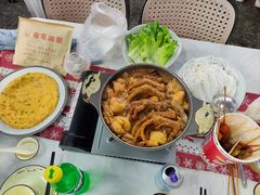 -刘姐啤酒鱼民族演艺餐厅(西街总店)