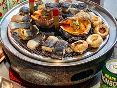 -围炉肉舍•炭烤活鳗•丹东海鲜烤肉(步行街店)