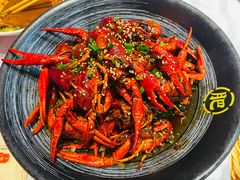 -肥肥虾庄·金牌油焖大虾(首义路店)