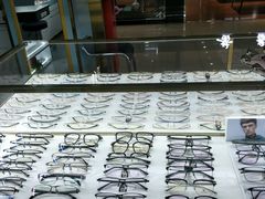 -潘多拉眼镜·蔡司依视路明月(潘家园店)