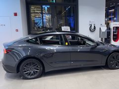 -TESLA 特斯拉(上海太古汇体验店)