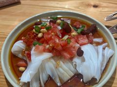 贵州毛辣果米皮-黔二妞地摊火锅(龙华清湖店)