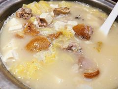 -依江春水烤鸭店