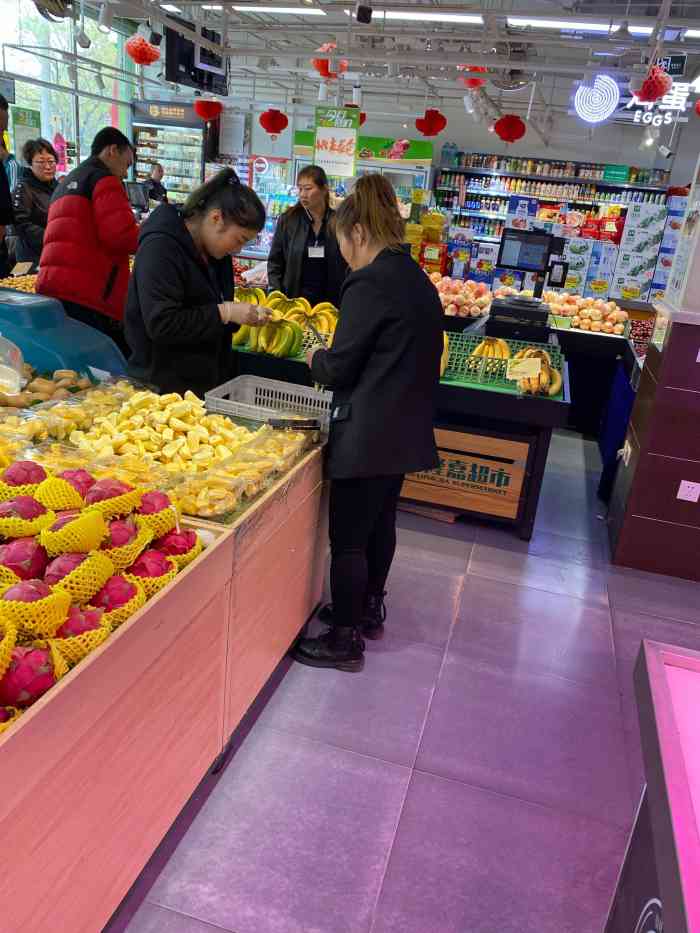 新隆嘉超市(青山路店)-"百通南门的新隆嘉在疫情期间大火,成为周边.