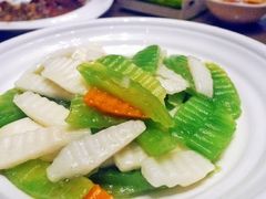 -艳阳天民俗村(公园路店)