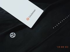 -lululemon(上海浦东IFC店)