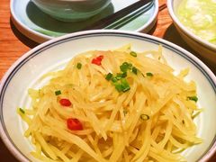 酸辣土豆丝-沅江水·湖南家宴(南村万博长隆商圈店)