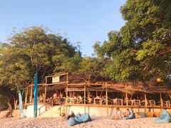 -Hai Bar And Grill