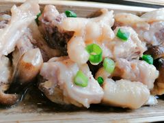 -胡须哥网红竹筒菜