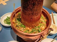 铜锅饵块油焖鸡-一坐一忘云南菜(嘉里中心店)