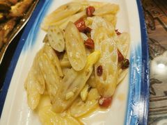 清炒藕带-霄汉牛三鲜湖北砂锅菜(万松园2店)