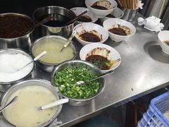 -黎氏老太婆小面馆(临华大厦店)