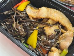 茶树菇炒爽肉-泓历皇朝酒店(东亭店)