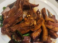 卤汁大鸡腿配猪颈肉饭-维園(小梅大街店)