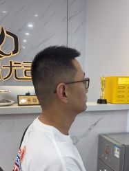-尤司男士国潮理发馆