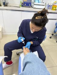 -德哥灰指甲脚气甲沟炎跖疣护理