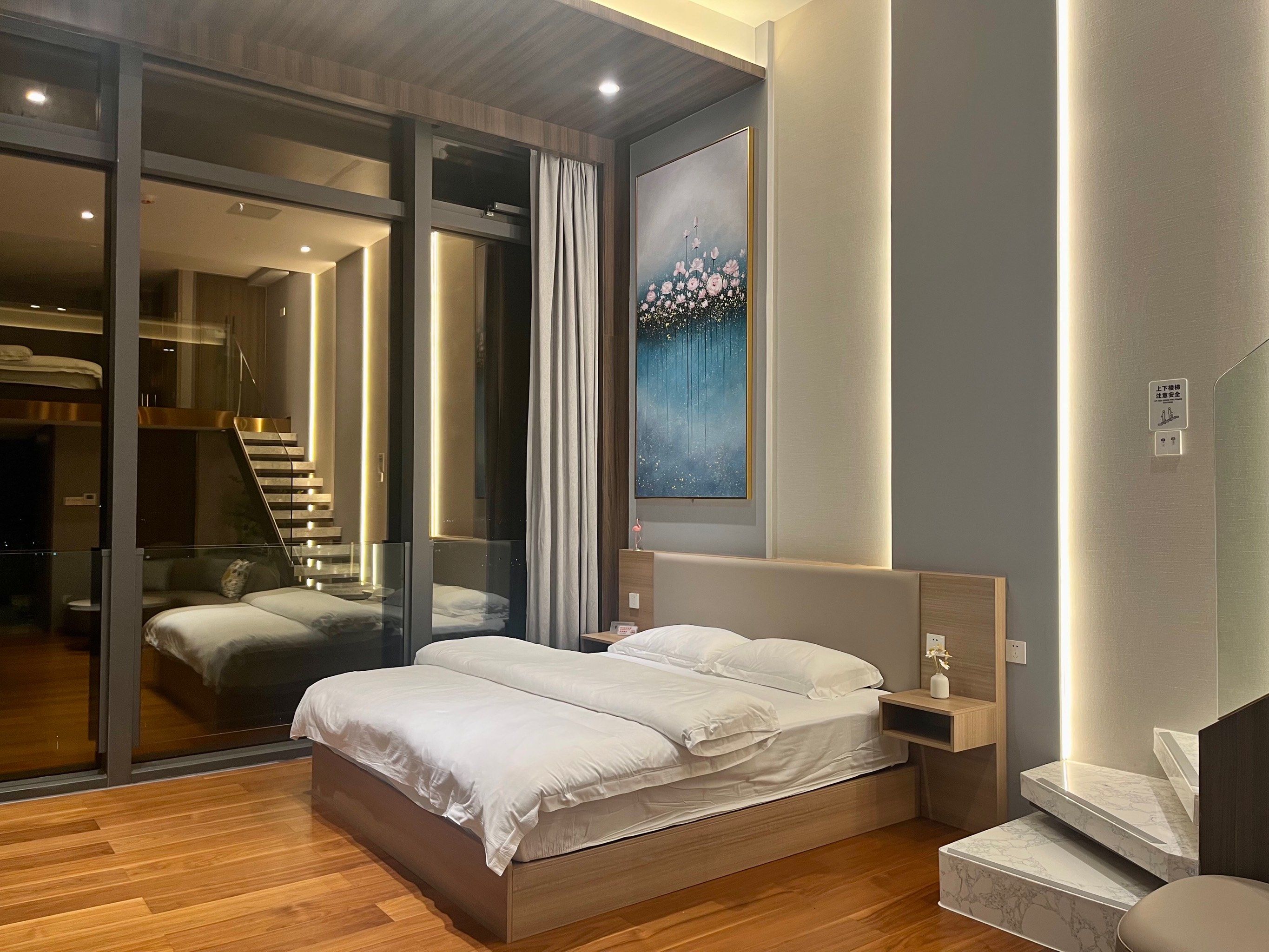 韩湘阁复式公寓 皇冠假日酒店同幢