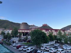 -伊源鼎盛餐饮服务有限公司