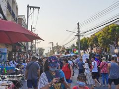 -周日夜市