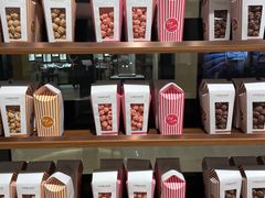 -Laderach 莱德拉(上海环贸iapm店)