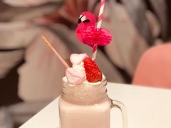 草莓奶昔-随心小姐