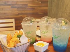 -Chom Cafe and Restaurant