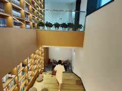 -赋石水库船头鱼红房子饭店