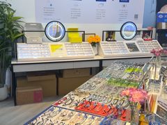 -天空之镜眼镜店蔡司依视路配镜授权零售店(望京颐堤港店)