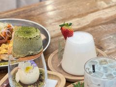 -FLOVIE FLORIST CAFE