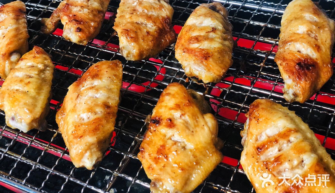 能放手机还能吐壳！在家宅着也可以吃的很开心！