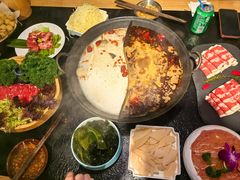 -鹿鸣山草本茶香火锅(园西路店)