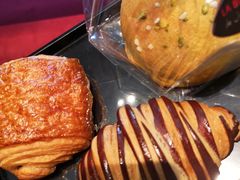 巧克力羊角包-Salon de The de Joel Robuchon(外滩18号店)
