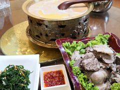 手扒肉-牧人嘎查蒙餐(富强路店)