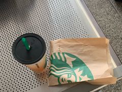 -星巴克(广州南站A18检票口楼上)