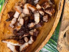 基诺烤三线肉-基诺山寨.版纳民族特色菜