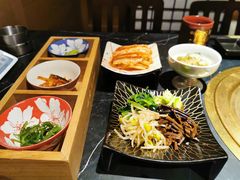 -山川小町·极番烧肉(新地假日广场店)