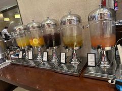 -广州万富希尔顿酒店·感趣自助餐厅·金秋蟹宴生蚝海鲜刺身