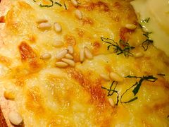 雪山榴莲松子脆薄饼-阿妮叶李(光谷世界城店)